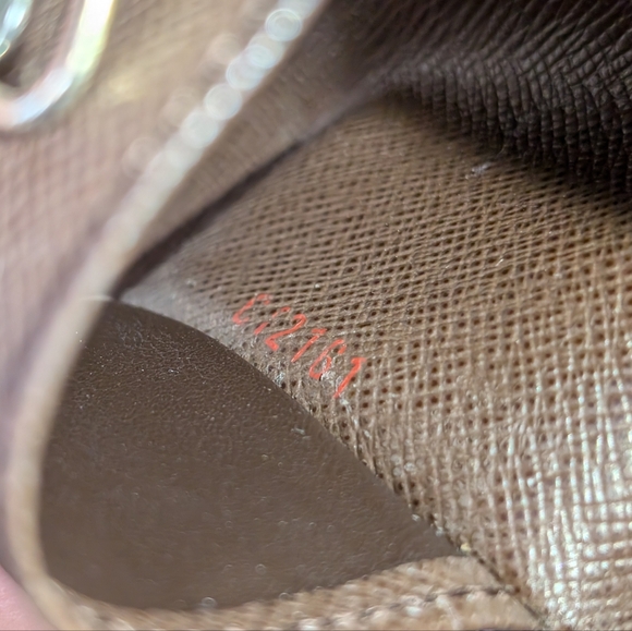 Louis Vuitton Damier Ebene 6 Key Holder - Picture 10 of 13